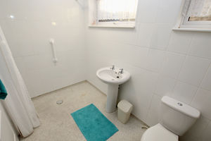 Shower room- click for photo gallery